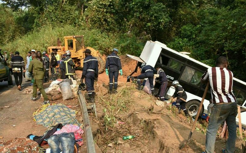 Drame à la falaise de Dschang : Un bus de l'agence Mondial chute dans un ravin faisant plusieurs morts