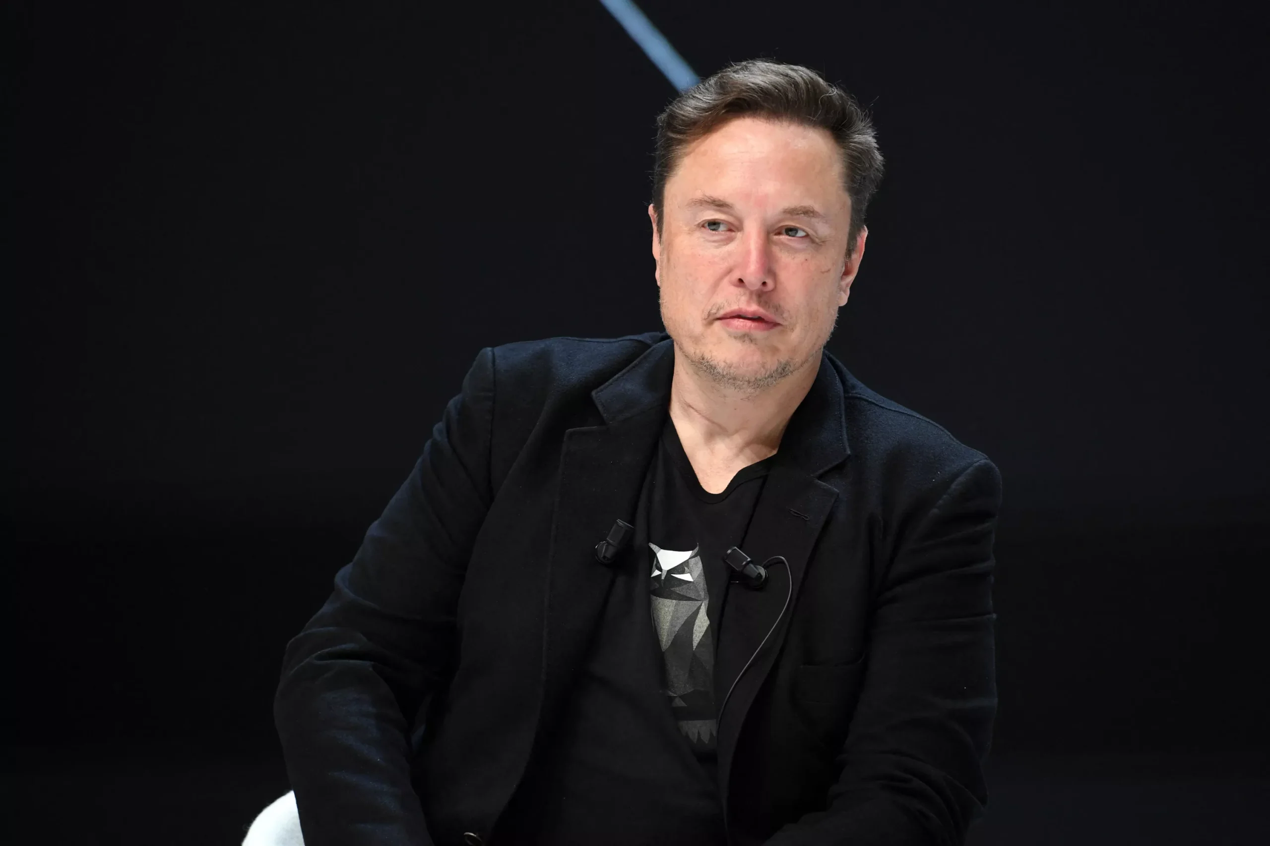 Elon Musk accueille son 12ème enfant et dément les accusations de harcèlement sexuel